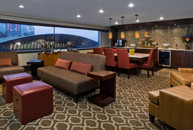 Sheraton At The Falls Hotel Club Lounge