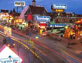 Niagara Falls Hotel - Travelodge Clifton Hill
