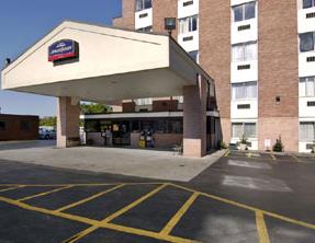 Hojo Closest to the Falls and Casino